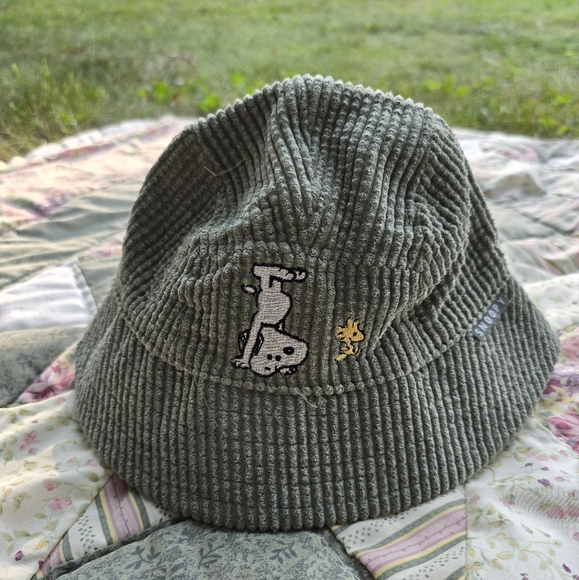 Snoopy Zara corduroy bucket hat - Picture 2 of 7